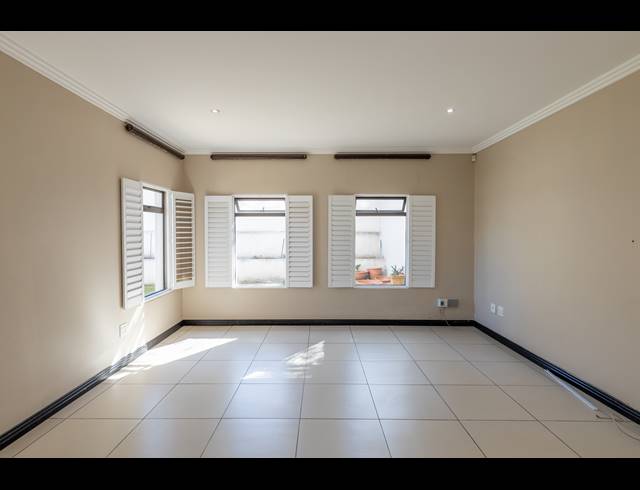 4 BEDROOM HOUSE FOR SALE IN BRYANSTON